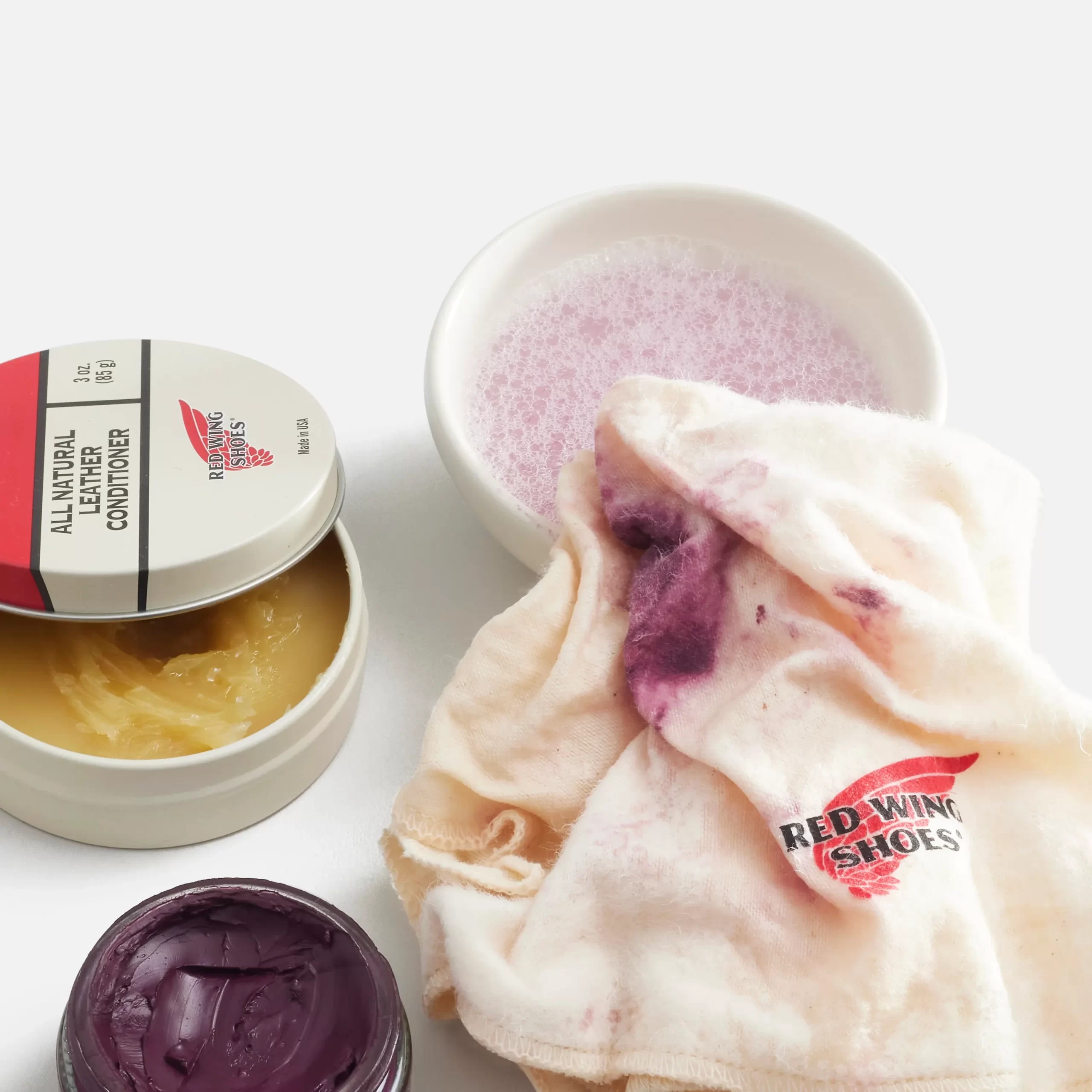 Boot Care Cloths Leather Care Product - Clean, Condition, Protect - Image 3